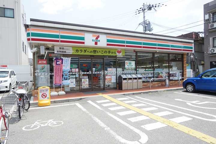 コンビニ　セブン－イレブン摂津香露園店（コンビニ）まで630m