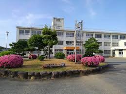 小学校　重春小学校（小学校）まで640m