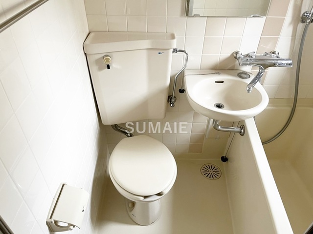 トイレ　3点ユニットのトイレです☆