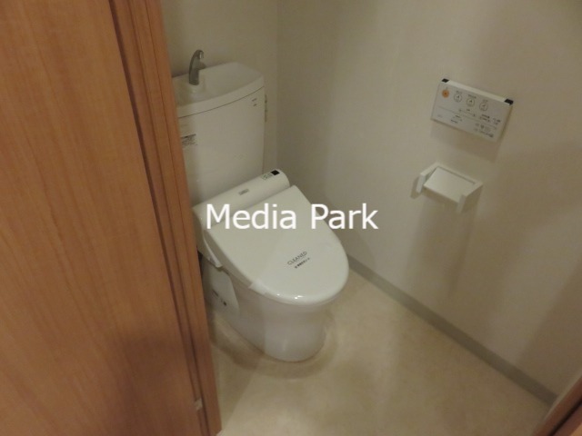トイレ　同物件別のお部屋の写真です。参考写真です。