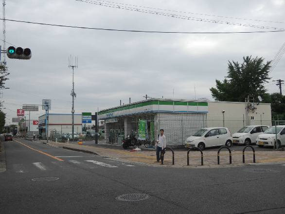 コンビニ　ファミリーマート 八尾高安一丁目店（コンビニ）まで292m