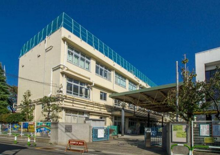 小学校　世田谷区立烏山小学校（小学校）まで544m