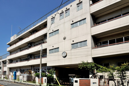 小学校　港区立白金小学校（小学校）まで195m