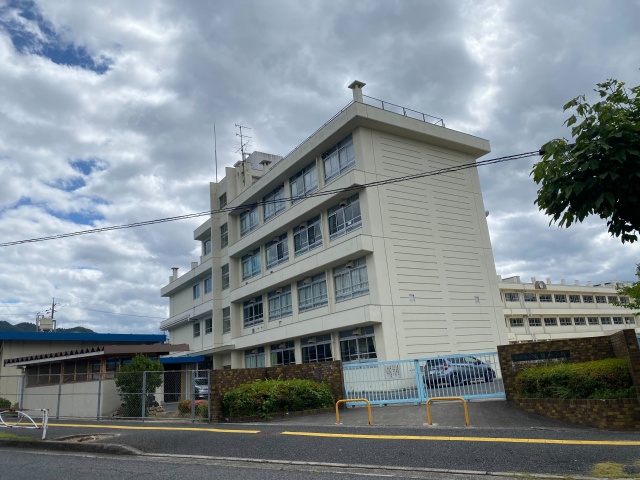 小学校　広島市立倉掛小学校（小学校）まで2100m