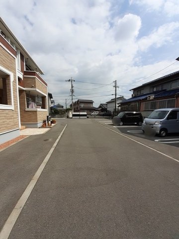 駐車場　車をお持ちの方に嬉しい駐車場付きの物件です