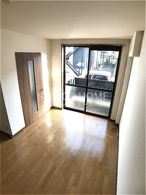 その他部屋・スペース　広くて明るい寝室