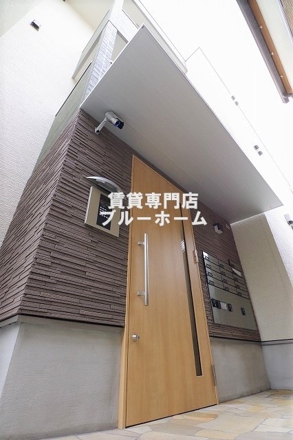 建物外観　木造３階建ての綺麗な物件！