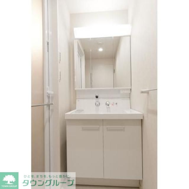 洗面設備　※写真は同タイプ住戸です。