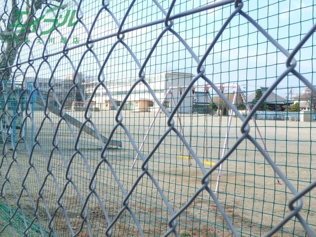 小学校　桑名市立日進小学校（小学校）まで471m
