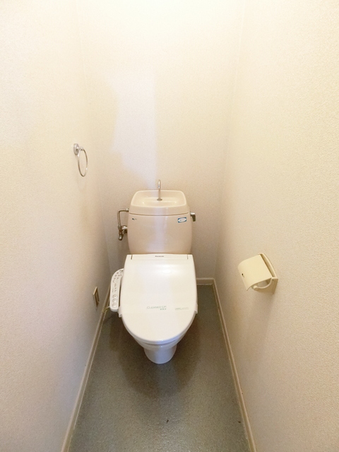 トイレ　トイレは温水洗浄便座付き♪人気のバストイレ別です♪トイレが独