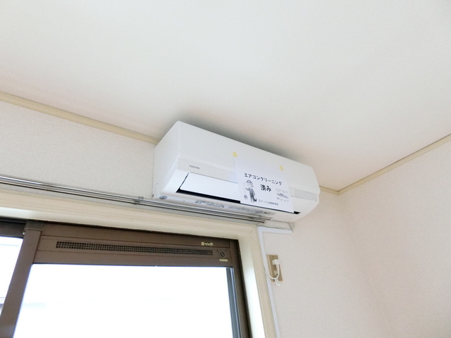 その他設備　暑い夏や寒い冬に大活躍！洋室6帖のお部屋にあるエアコンです☆