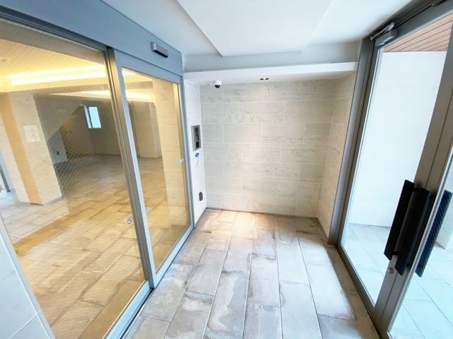 エントランス　エントランス