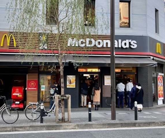 飲食店　マクドナルド新橋日比谷口店（飲食店）まで649m