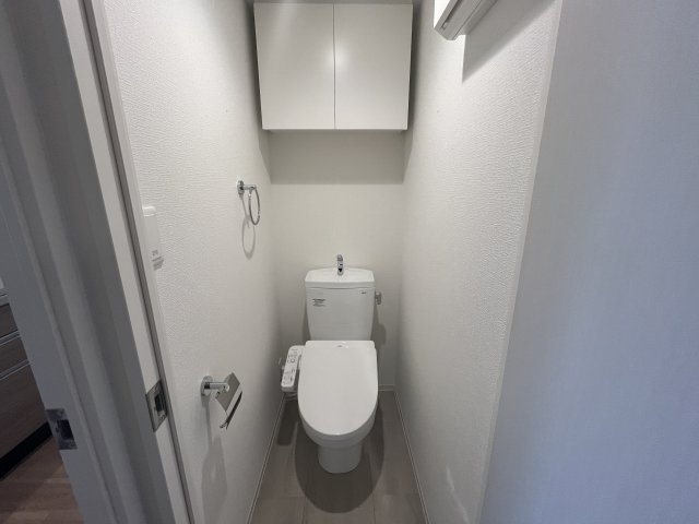 トイレ　同間取り他部屋の室内写真です