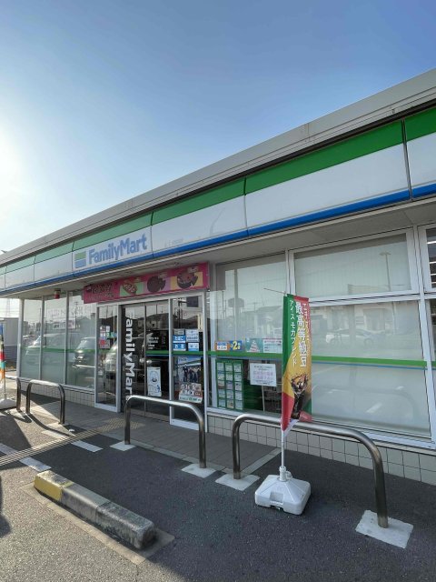 コンビニ　ファミリーマート　野口町坂元店（コンビニ）まで392m