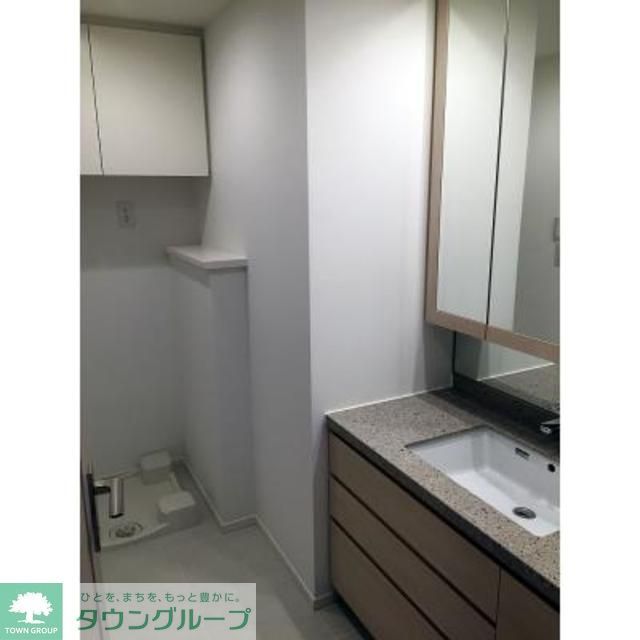 洗面設備　※写真は同タイプ住戸です。