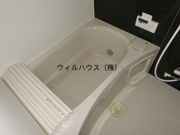 バス・シャワールーム　追い焚き機能付きバス！
