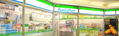 コンビニ　ファミリーマート上大崎店（コンビニ）まで365m