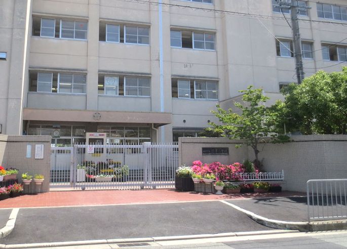 小学校　西宮市立深津小学校（小学校）まで164m
