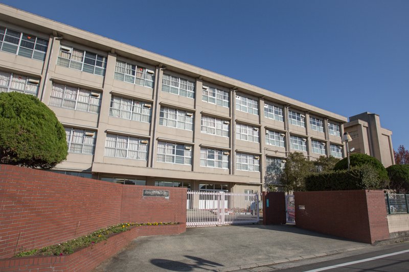 中学校　深津中学校（中学校）まで603m