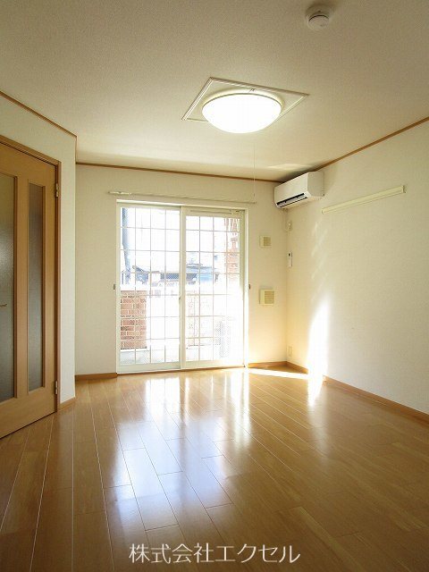 居室・リビング　明るい室内です。