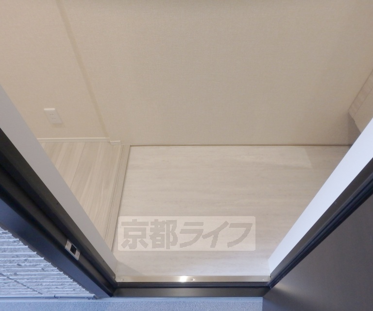 玄関　段差が低くて上がりやすい玄関です。