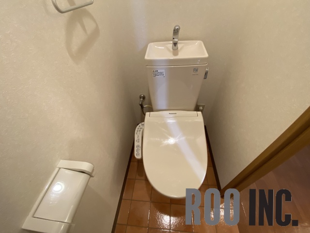 トイレ　写真は反転のお部屋です