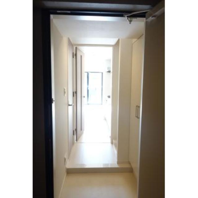 玄関　※写真は同タイプ住戸です。