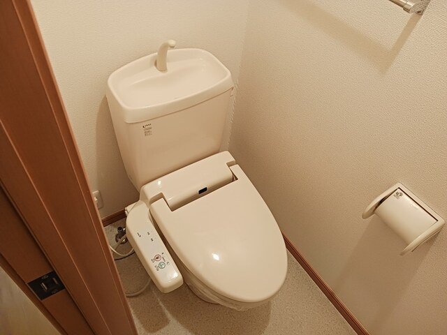 トイレ　清潔感のあるトイレです