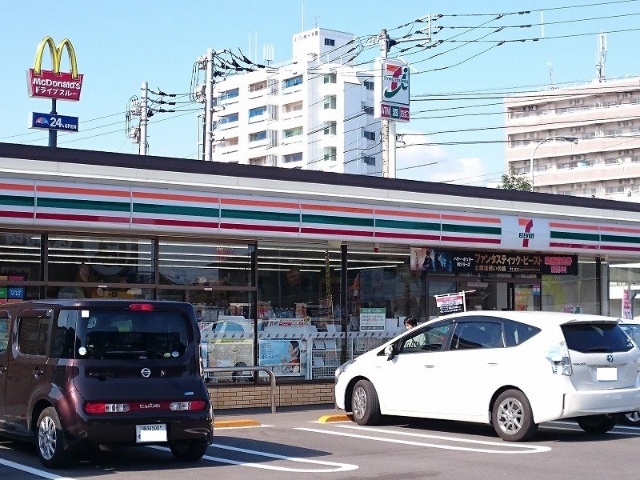 コンビニ　セブンイレブン高知河ノ瀬町店（コンビニ）まで690m