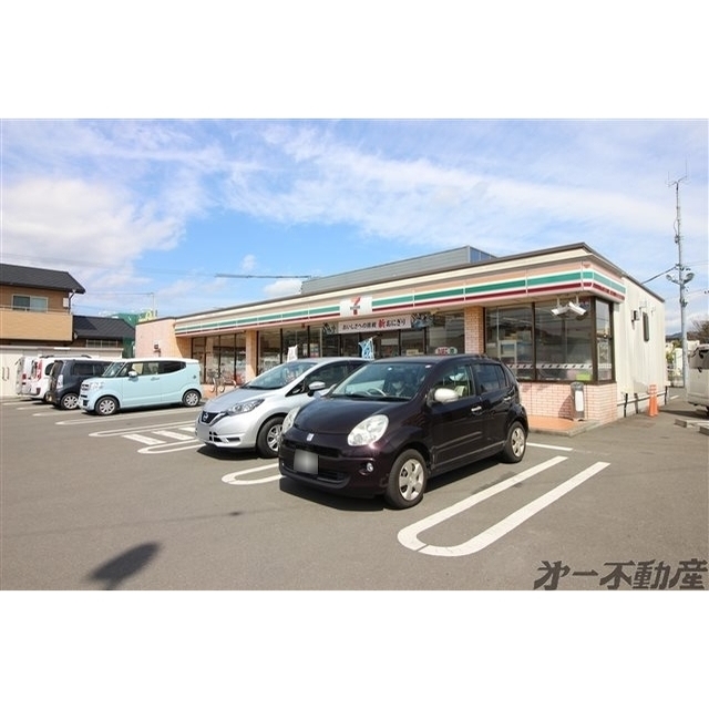 コンビニ　セブンイレブン静岡竜南１丁目店（コンビニ）まで550m