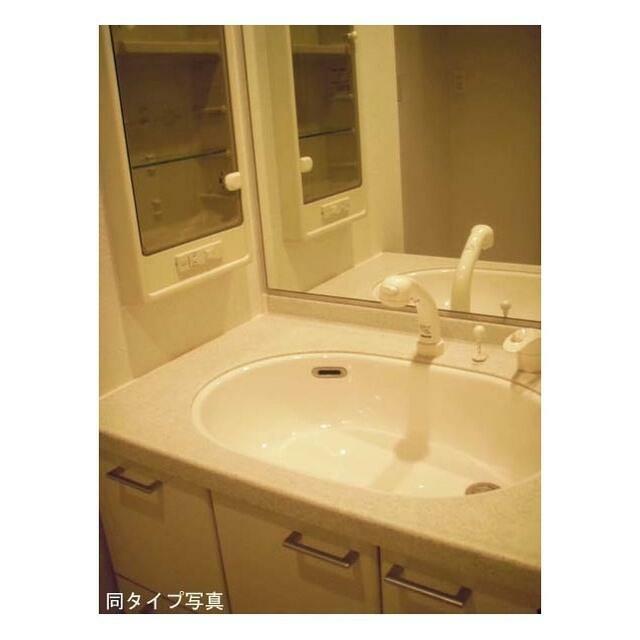 洗面設備　※同仕様写真含む