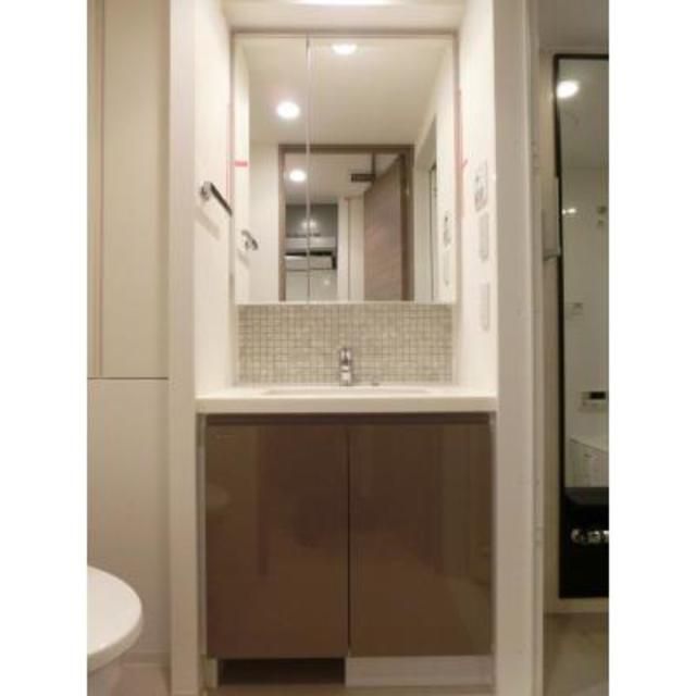 洗面設備　写真は同タイプ住居です。