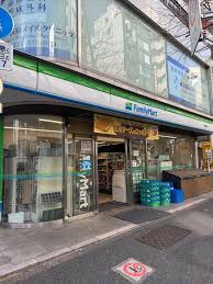 コンビニ　ファミリーマート 北新宿店（コンビニ）まで105m