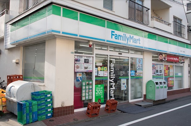 コンビニ　ファミリーマート 佐野久下目黒店（コンビニ）まで186m