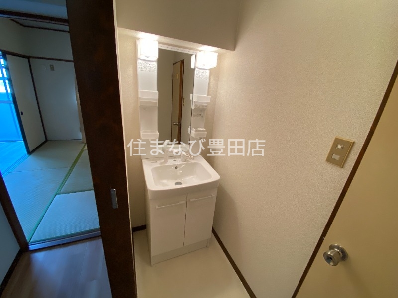 洗面設備　同型タイプ