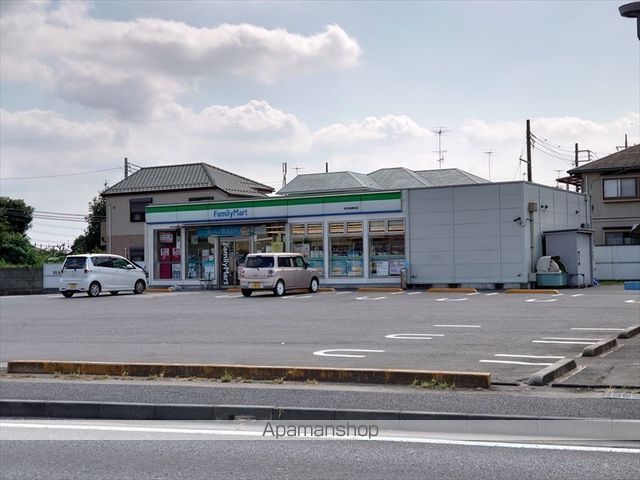 コンビニ　ファミリーマート（コンビニ）まで236m