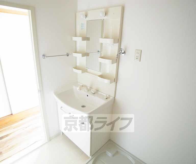 洗面設備　５０８号室３ＬＤＫ写真です