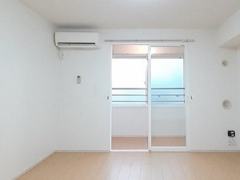 居室・リビング　使いやすい居間です