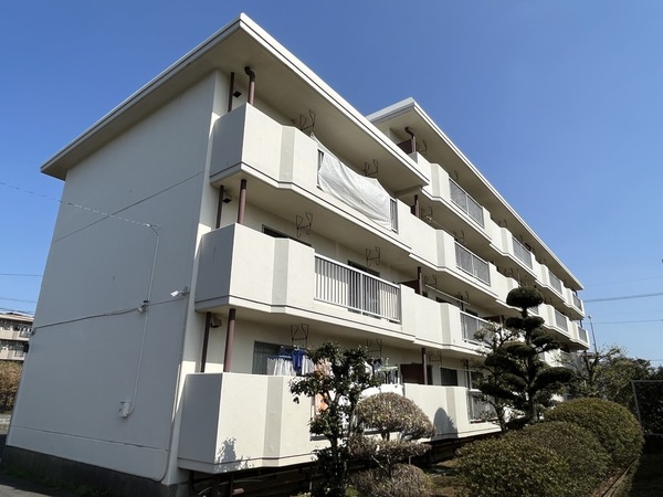 建物外観　鉄筋コンクリート造の4階建です！