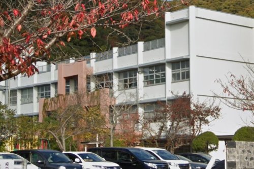 小学校　三原市立三原小学校（小学校）まで642m