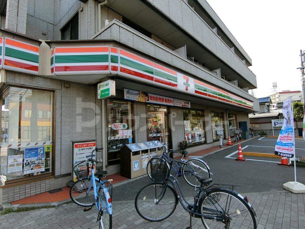 コンビニ　セブンイレブン北越谷駅東口店（コンビニ）まで90m