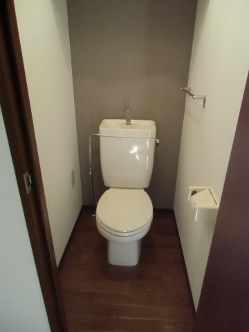 トイレ　室内写真は別のお部屋のものです