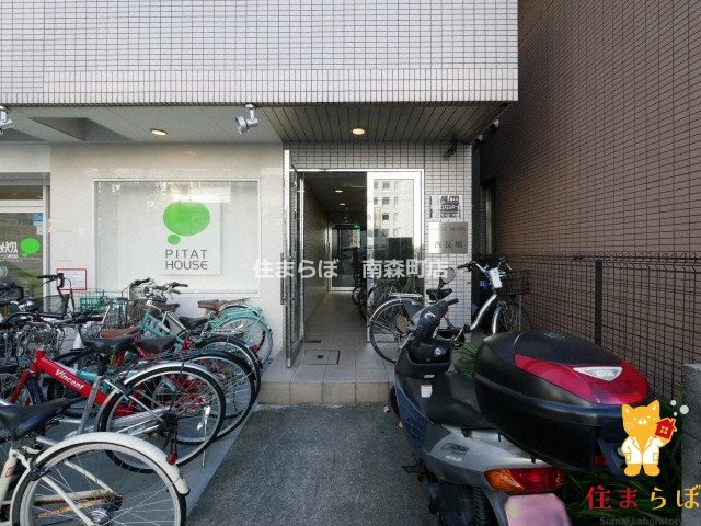エントランス　共用部の印象も大切に