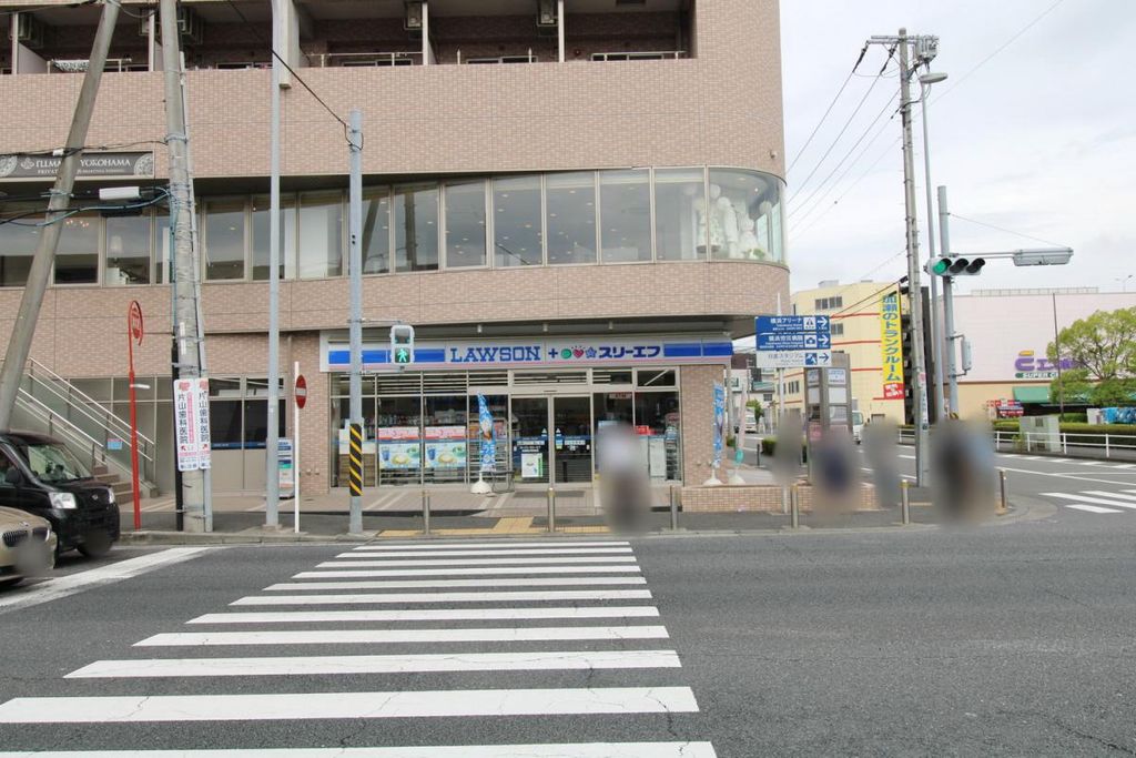 コンビニ　ローソン LTF北新横浜駅前店（コンビニ）まで630m