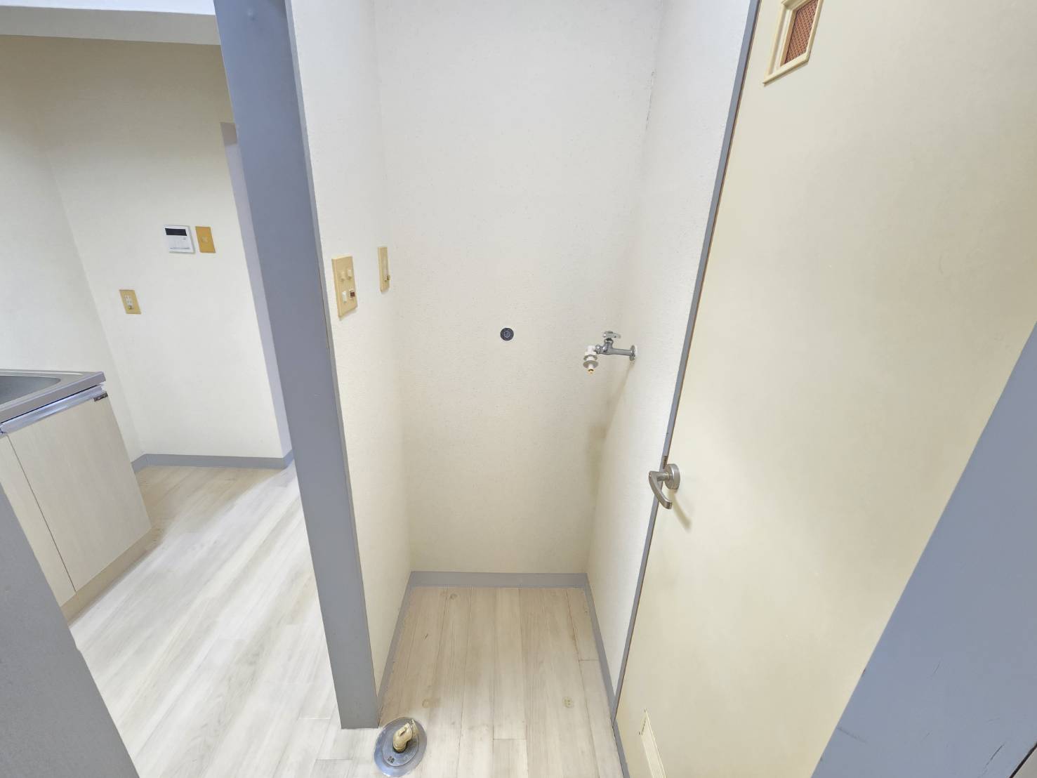 洗面設備　室内洗濯機置き場