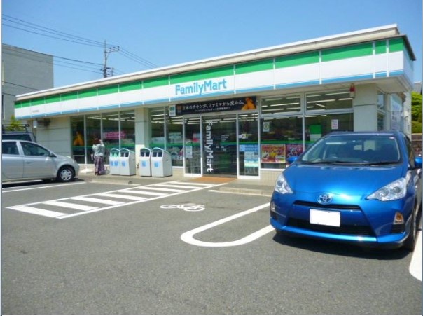 コンビニ　ファミリーマート 八王子別所店（コンビニ）まで324m