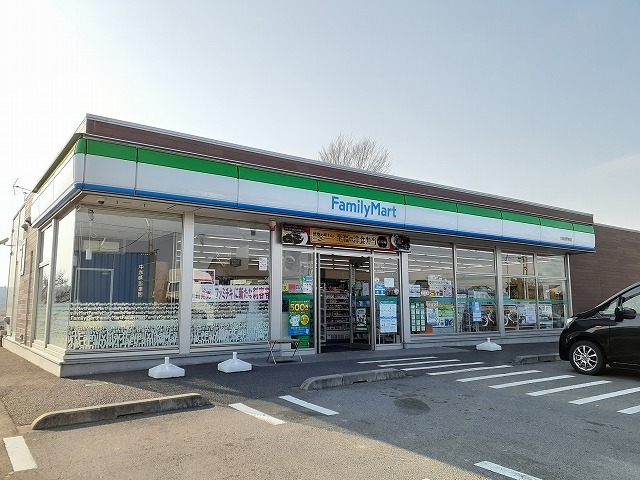 コンビニ　ファミリーマート大田原野崎店（コンビニ）まで1080m