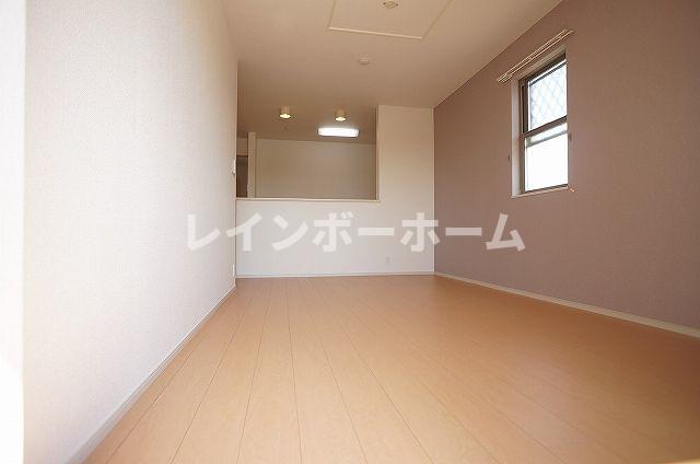 居室・リビング　ゆったり過ごせる居間です