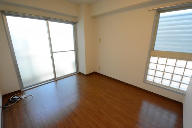 居室・リビング　2面採光で明るいお部屋です！
